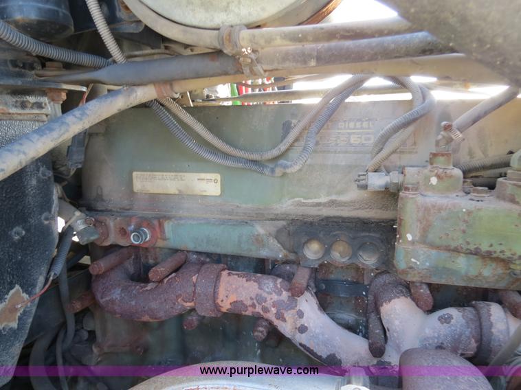 image for item B4926 1993 Freightliner FLD tender truck