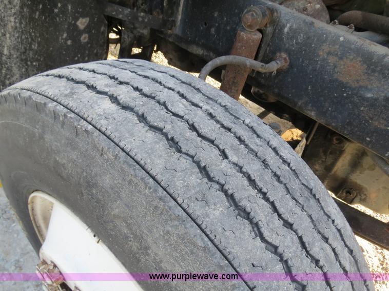 image for item B4926 1993 Freightliner FLD tender truck