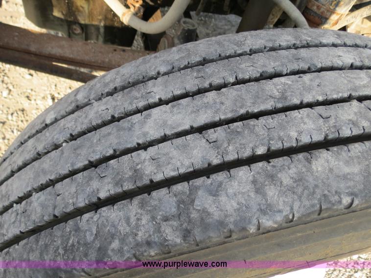 image for item B4926 1993 Freightliner FLD tender truck