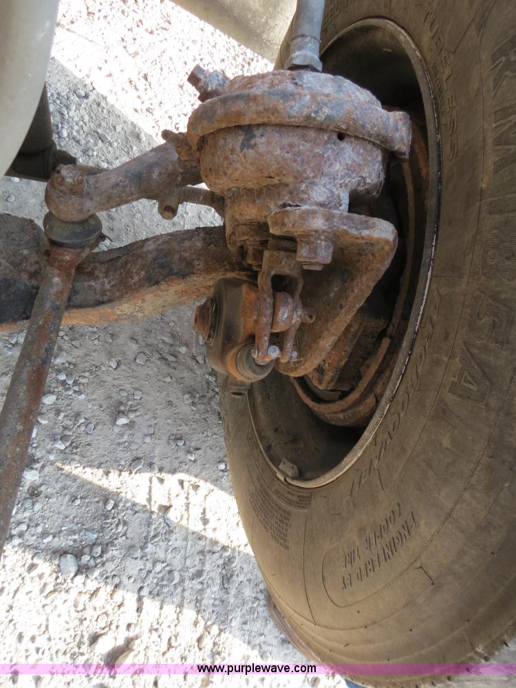 image for item B4926 1993 Freightliner FLD tender truck