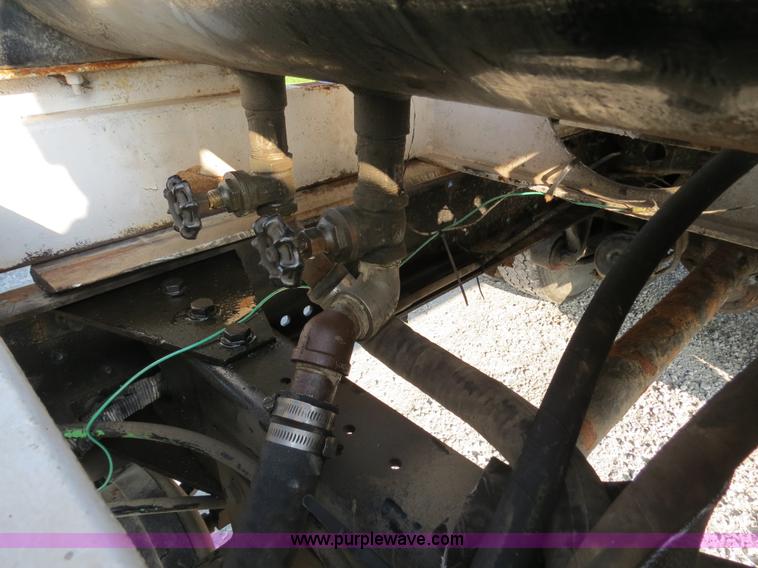 image for item B4926 1993 Freightliner FLD tender truck