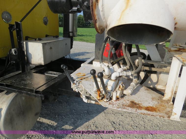 image for item B4926 1993 Freightliner FLD tender truck