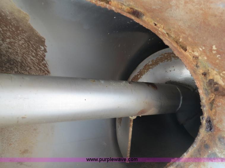 image for item B4926 1993 Freightliner FLD tender truck