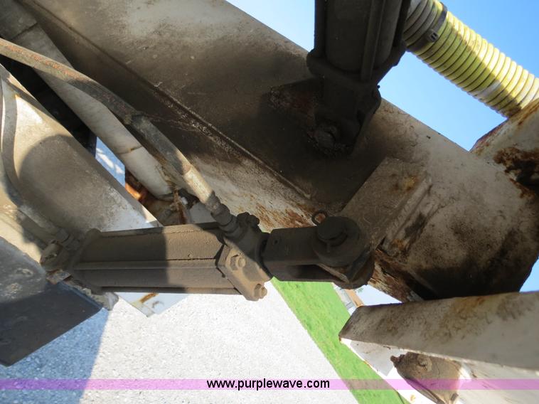 image for item B4926 1993 Freightliner FLD tender truck