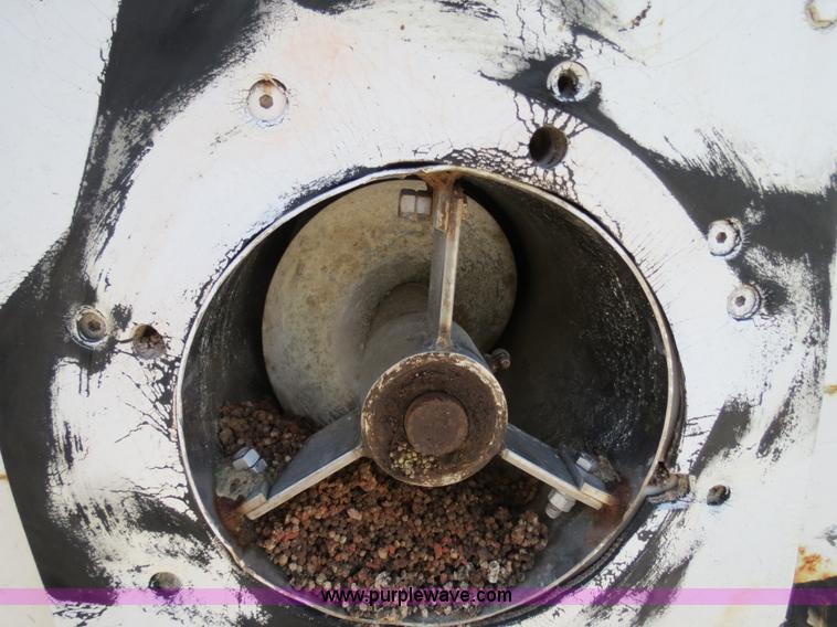 image for item B4926 1993 Freightliner FLD tender truck