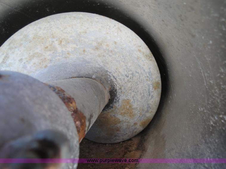 image for item B4926 1993 Freightliner FLD tender truck