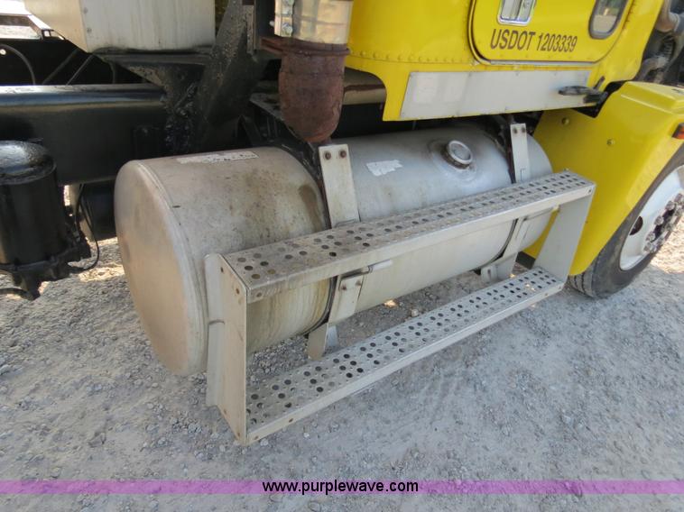 image for item B4926 1993 Freightliner FLD tender truck