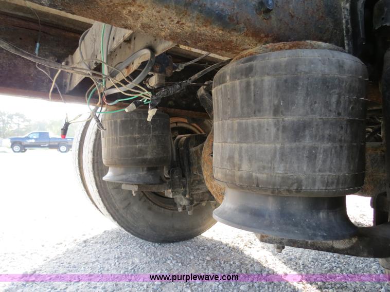 image for item B4926 1993 Freightliner FLD tender truck