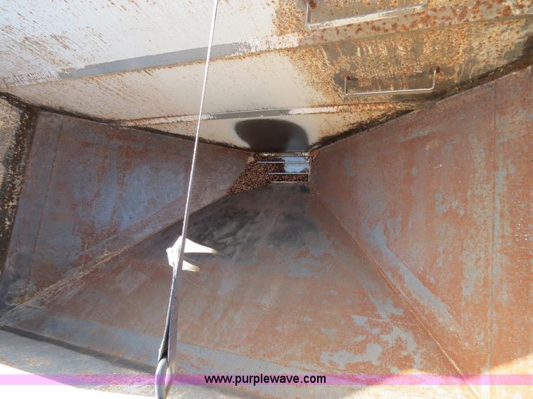 image for item B4926 1993 Freightliner FLD tender truck