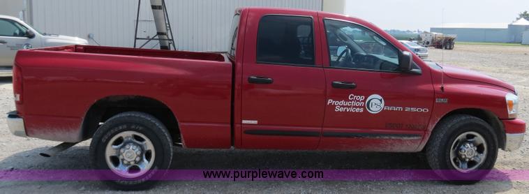 image for item B4931 2006 Dodge Ram 2500 Quad Cab pickup truck