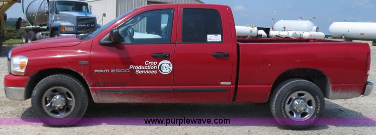 image for item B4931 2006 Dodge Ram 2500 Quad Cab pickup truck