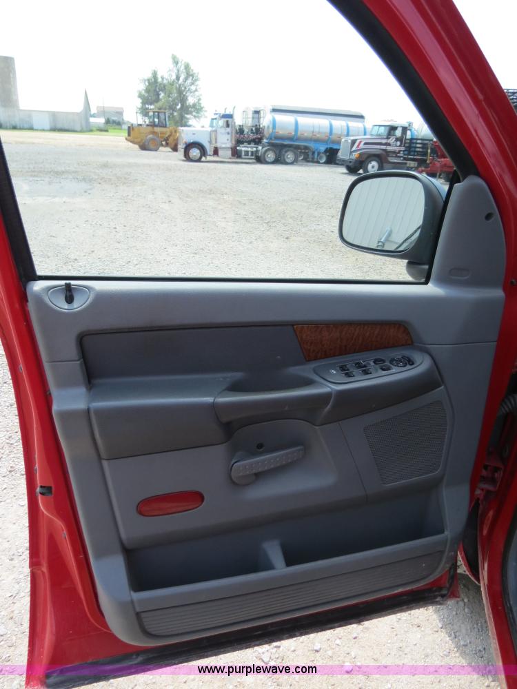 image for item B4931 2006 Dodge Ram 2500 Quad Cab pickup truck