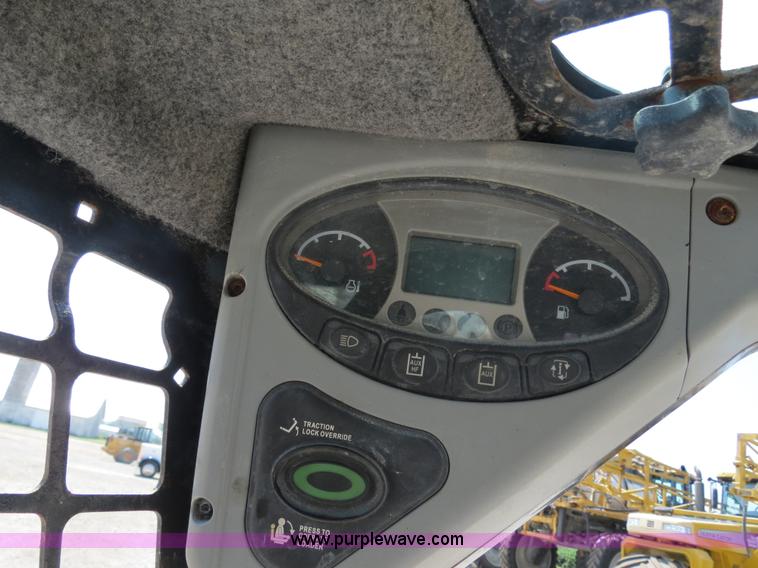 image for item B4932 2010 Bobcat S205 skid steer