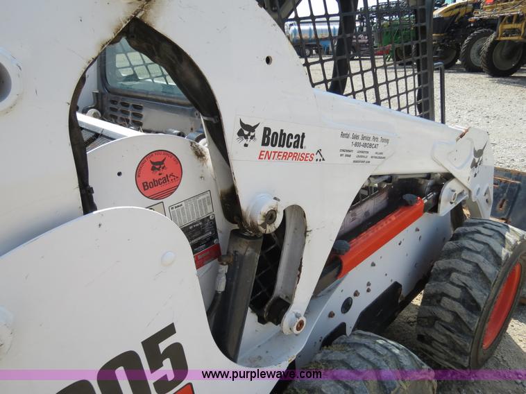 image for item B4932 2010 Bobcat S205 skid steer