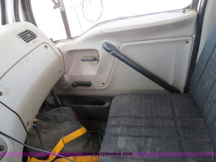 image for item B4935 2003 Sterling L8500 liquid applicator truck