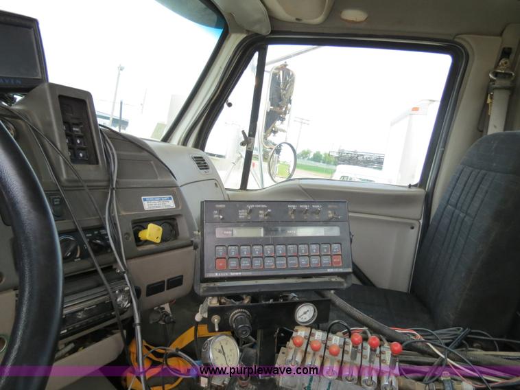 image for item B4935 2003 Sterling L8500 liquid applicator truck