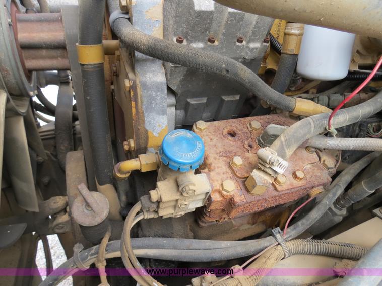 image for item B4935 2003 Sterling L8500 liquid applicator truck