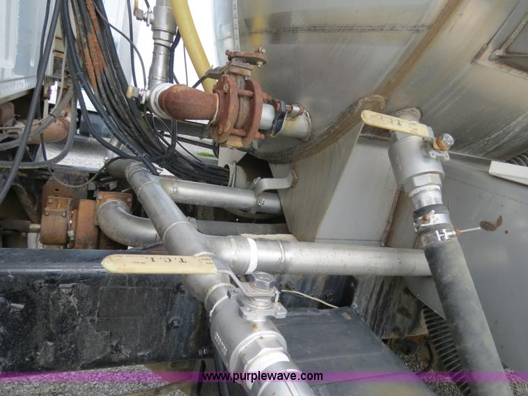 image for item B4935 2003 Sterling L8500 liquid applicator truck