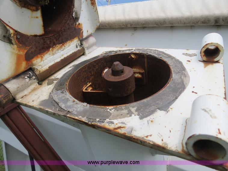 image for item B4936 1998 Par-Kan GW-150 weigh wagon