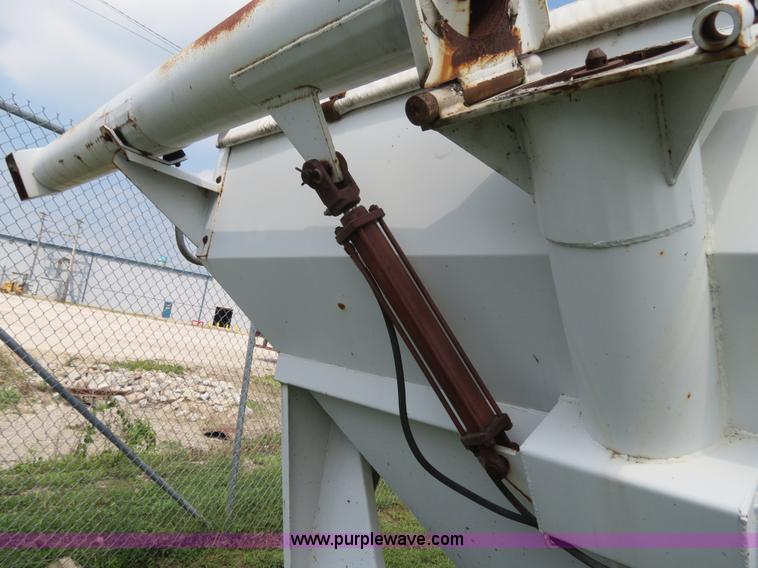 image for item B4936 1998 Par-Kan GW-150 weigh wagon