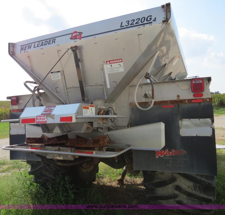 image for item B4937 2001 Loral Easy-Rider 3000 SS truck cab and chassis