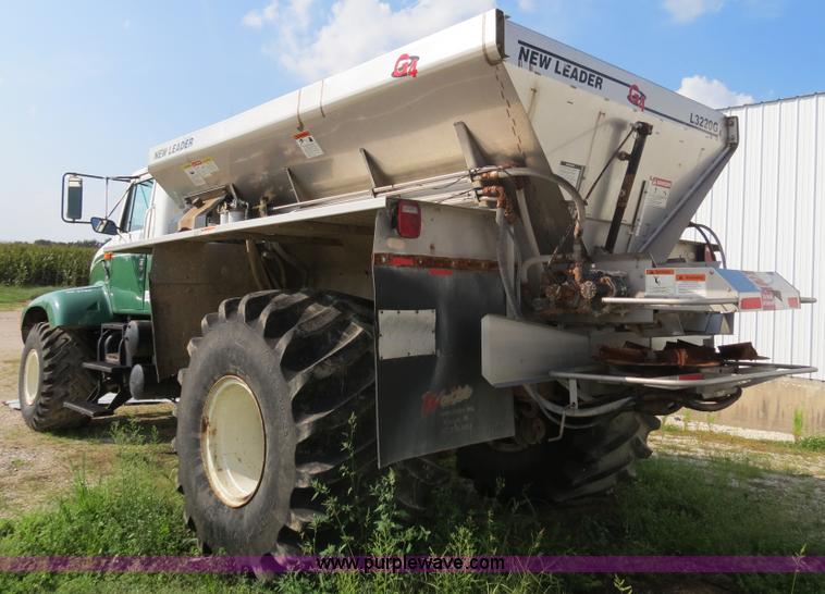 image for item B4937 2001 Loral Easy-Rider 3000 SS truck cab and chassis