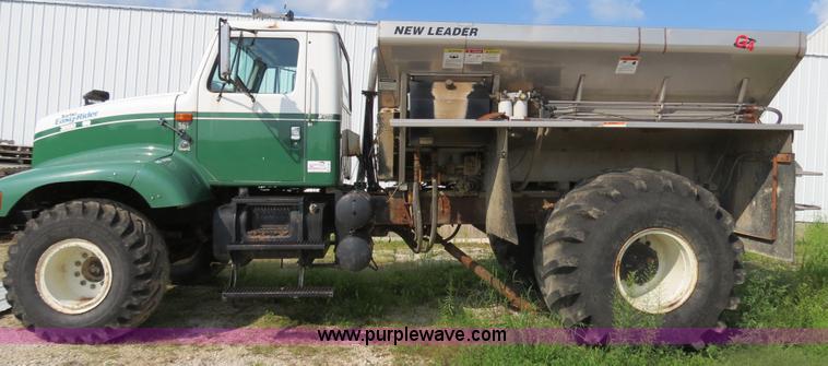 image for item B4937 2001 Loral Easy-Rider 3000 SS truck cab and chassis