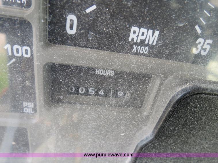 image for item B4937 2001 Loral Easy-Rider 3000 SS truck cab and chassis