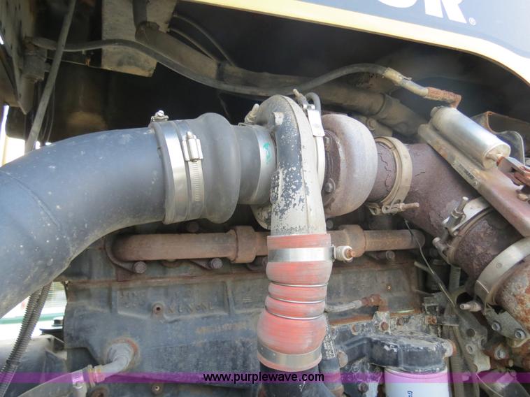 image for item B4938 2007 Ag-Chem RoGator 1074 SS self-propelled dry spreader applicator