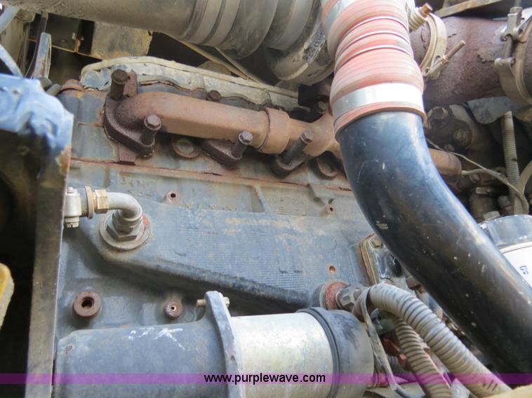 image for item B4938 2007 Ag-Chem RoGator 1074 SS self-propelled dry spreader applicator