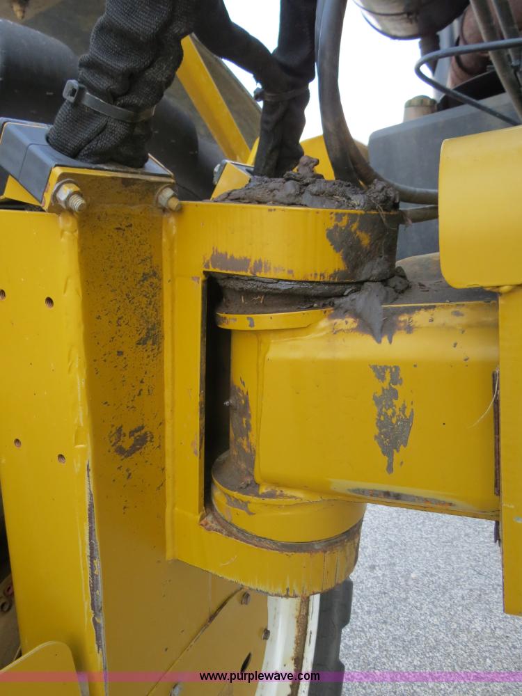 image for item B4938 2007 Ag-Chem RoGator 1074 SS self-propelled dry spreader applicator