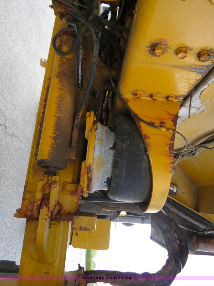 image for item B4938 2007 Ag-Chem RoGator 1074 SS self-propelled dry spreader applicator