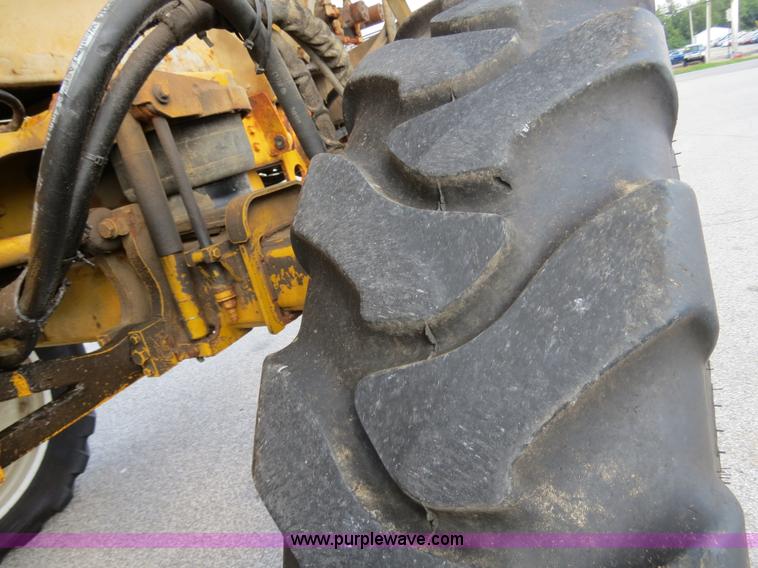 image for item B4938 2007 Ag-Chem RoGator 1074 SS self-propelled dry spreader applicator