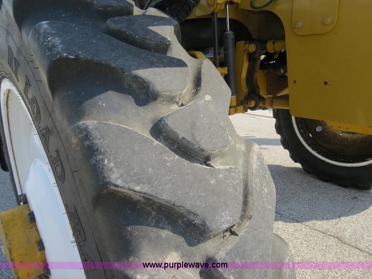 image for item B4938 2007 Ag-Chem RoGator 1074 SS self-propelled dry spreader applicator