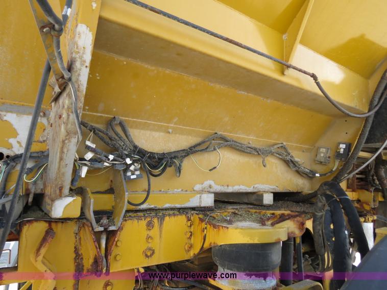 image for item B4938 2007 Ag-Chem RoGator 1074 SS self-propelled dry spreader applicator