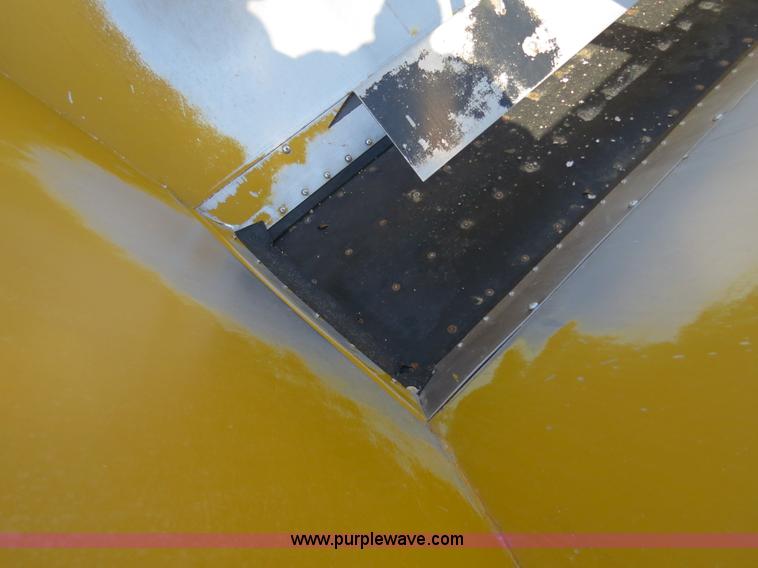 image for item B4938 2007 Ag-Chem RoGator 1074 SS self-propelled dry spreader applicator