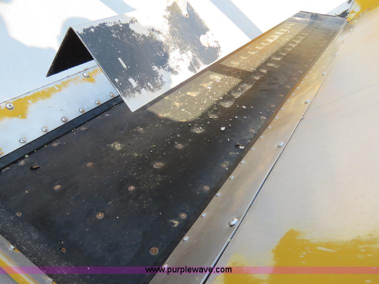 image for item B4938 2007 Ag-Chem RoGator 1074 SS self-propelled dry spreader applicator