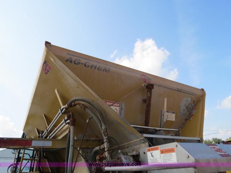 image for item B4938 2007 Ag-Chem RoGator 1074 SS self-propelled dry spreader applicator