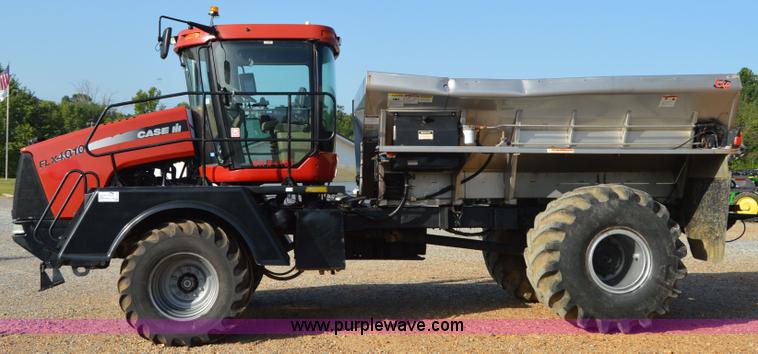 image for item H2755 2006 Case IH FLX 4010 self-propelled dry spreader applicator