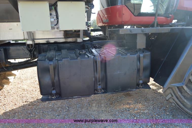 image for item H2755 2006 Case IH FLX 4010 self-propelled dry spreader applicator