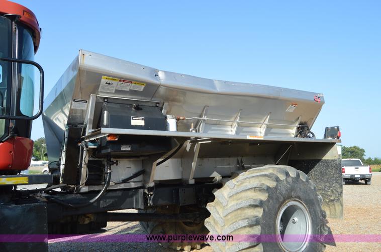 image for item H2755 2006 Case IH FLX 4010 self-propelled dry spreader applicator