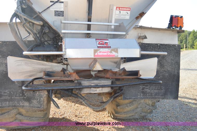 image for item H2755 2006 Case IH FLX 4010 self-propelled dry spreader applicator