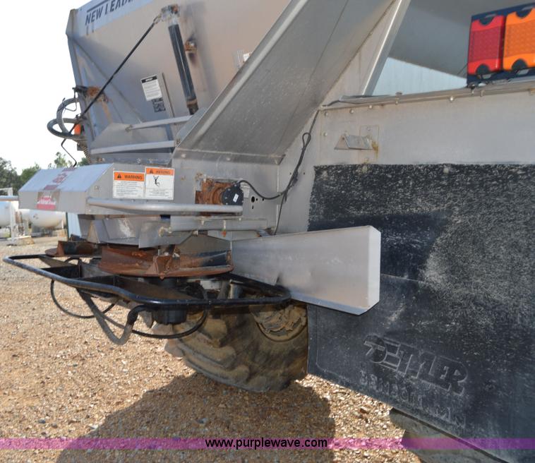 image for item H2755 2006 Case IH FLX 4010 self-propelled dry spreader applicator