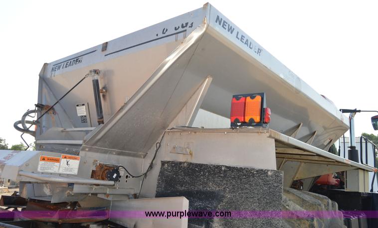 image for item H2755 2006 Case IH FLX 4010 self-propelled dry spreader applicator