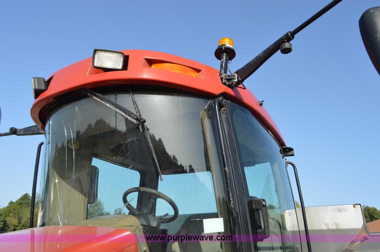 image for item H2755 2006 Case IH FLX 4010 self-propelled dry spreader applicator