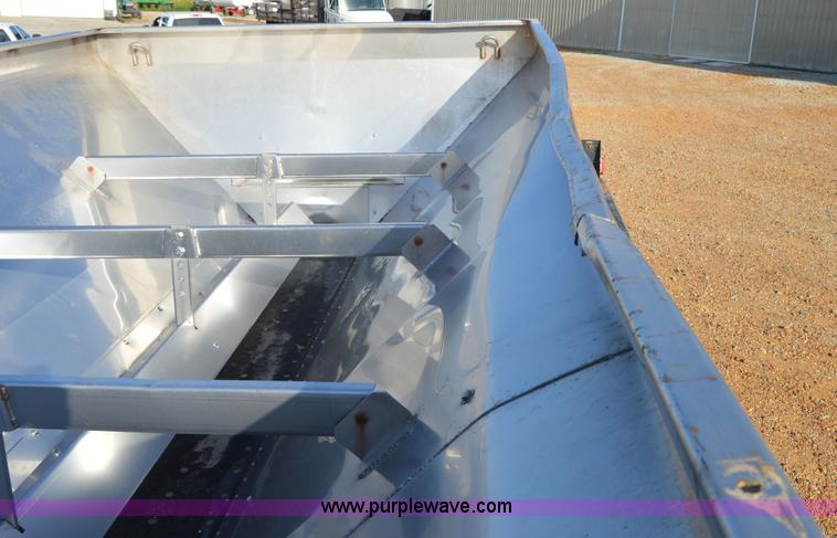 image for item H2755 2006 Case IH FLX 4010 self-propelled dry spreader applicator