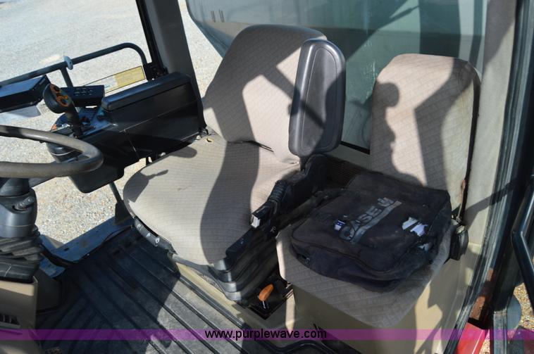 image for item H2755 2006 Case IH FLX 4010 self-propelled dry spreader applicator