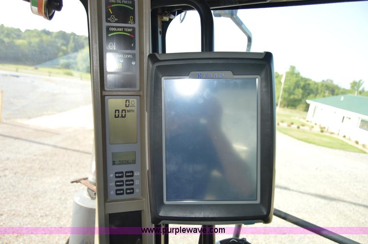 image for item H2755 2006 Case IH FLX 4010 self-propelled dry spreader applicator