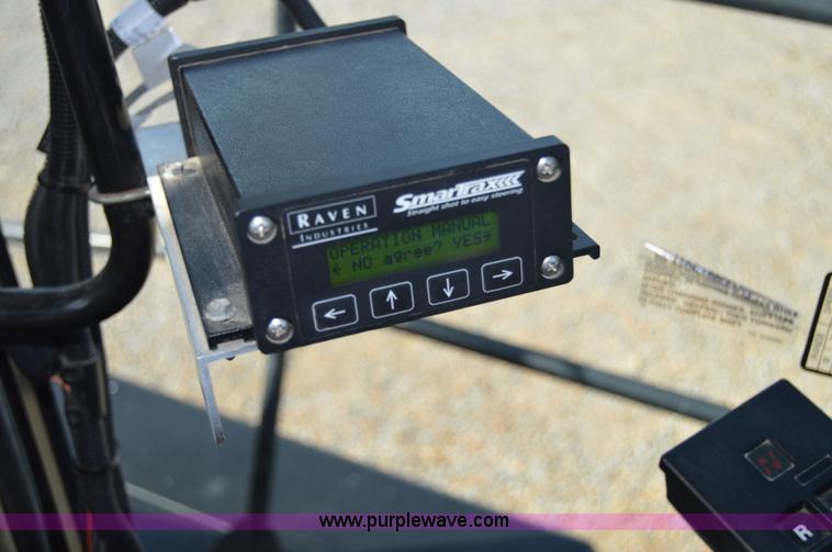 image for item H2755 2006 Case IH FLX 4010 self-propelled dry spreader applicator