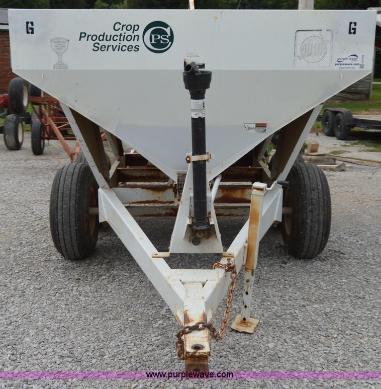 image for item H2758 Willmar 500 spreader